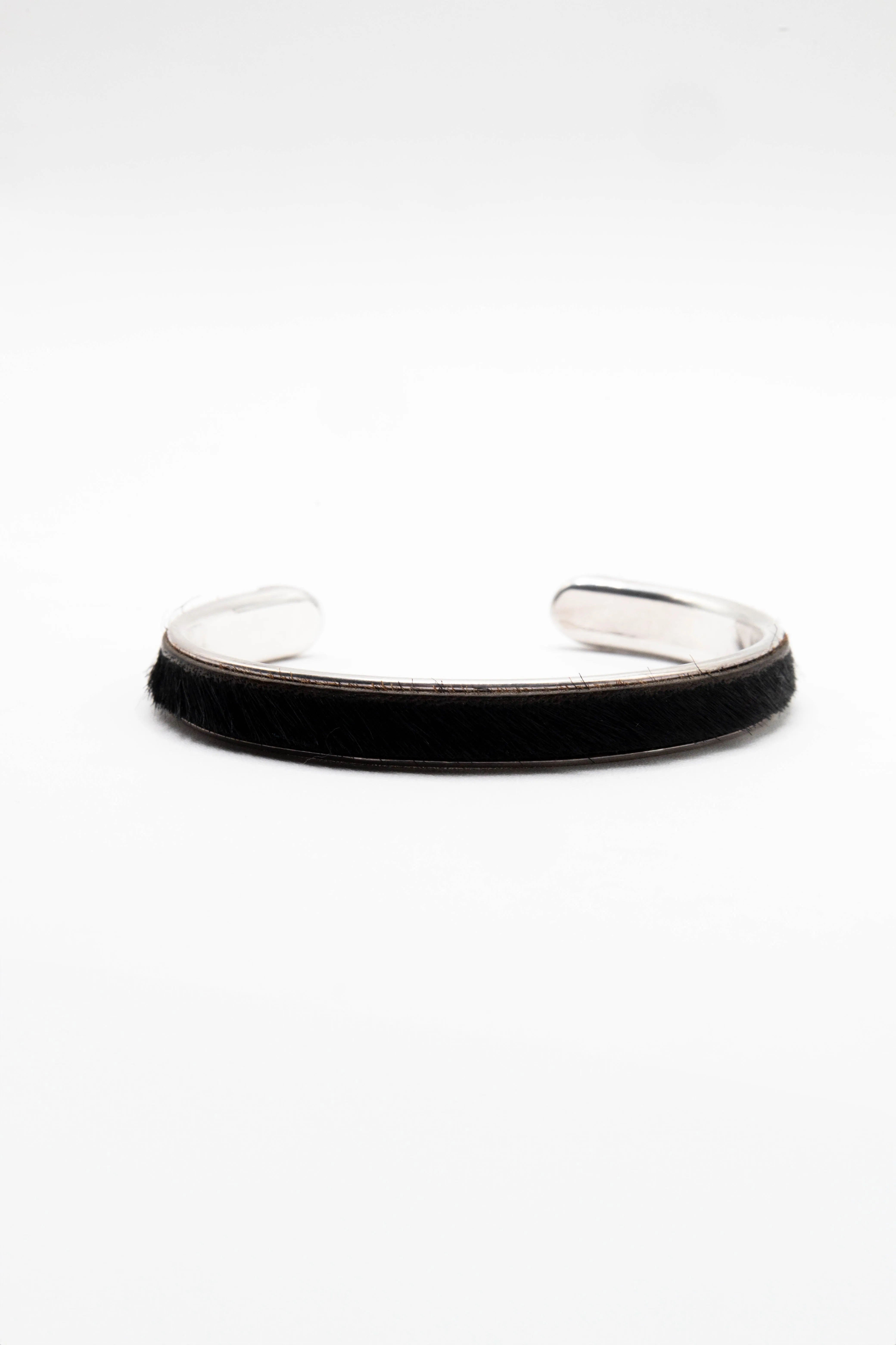 B1715BLACK HAIRY OPEN BANGLE