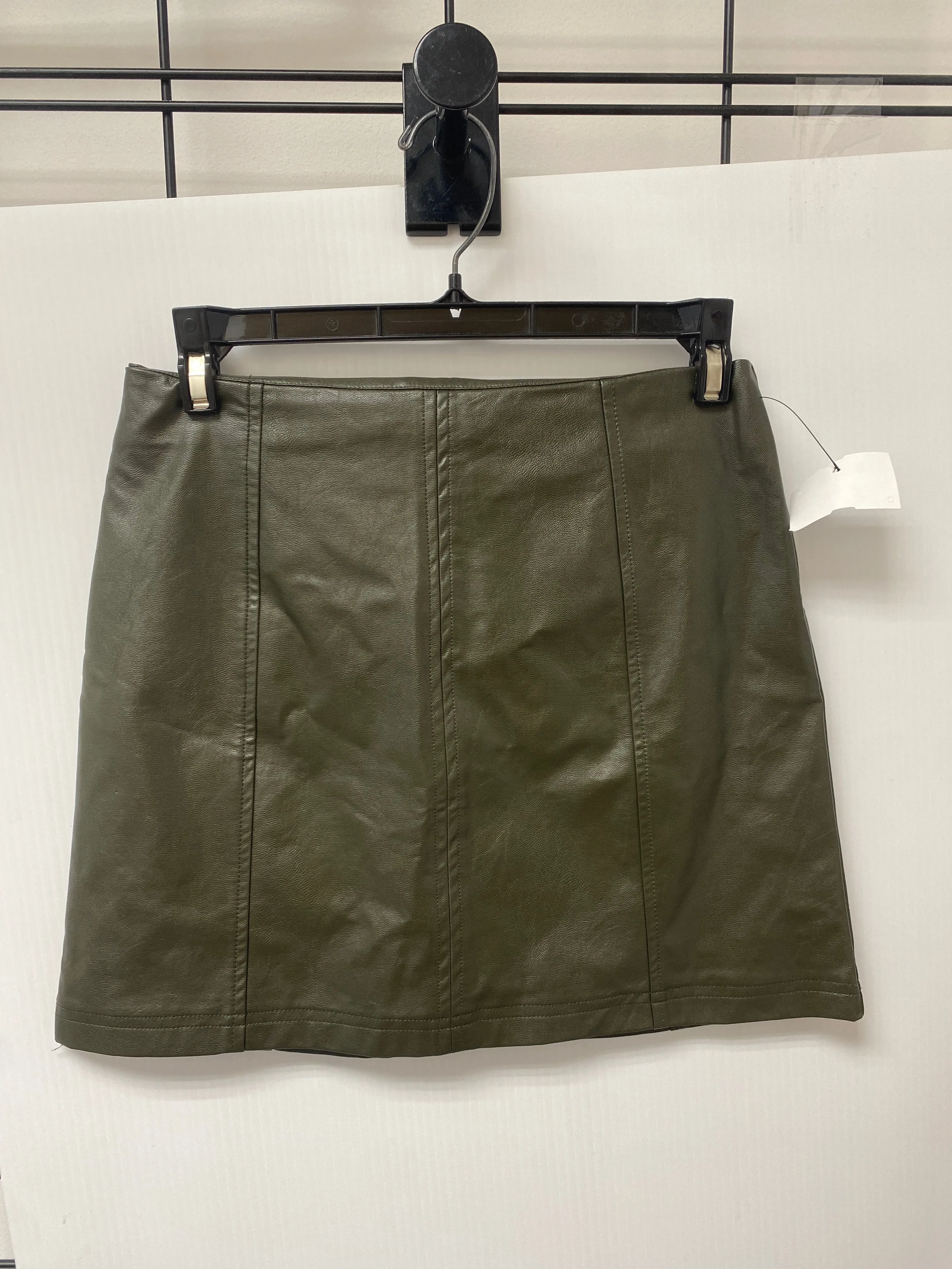 Skirt Mini & Short By Francesca's In Green, Size: Xs