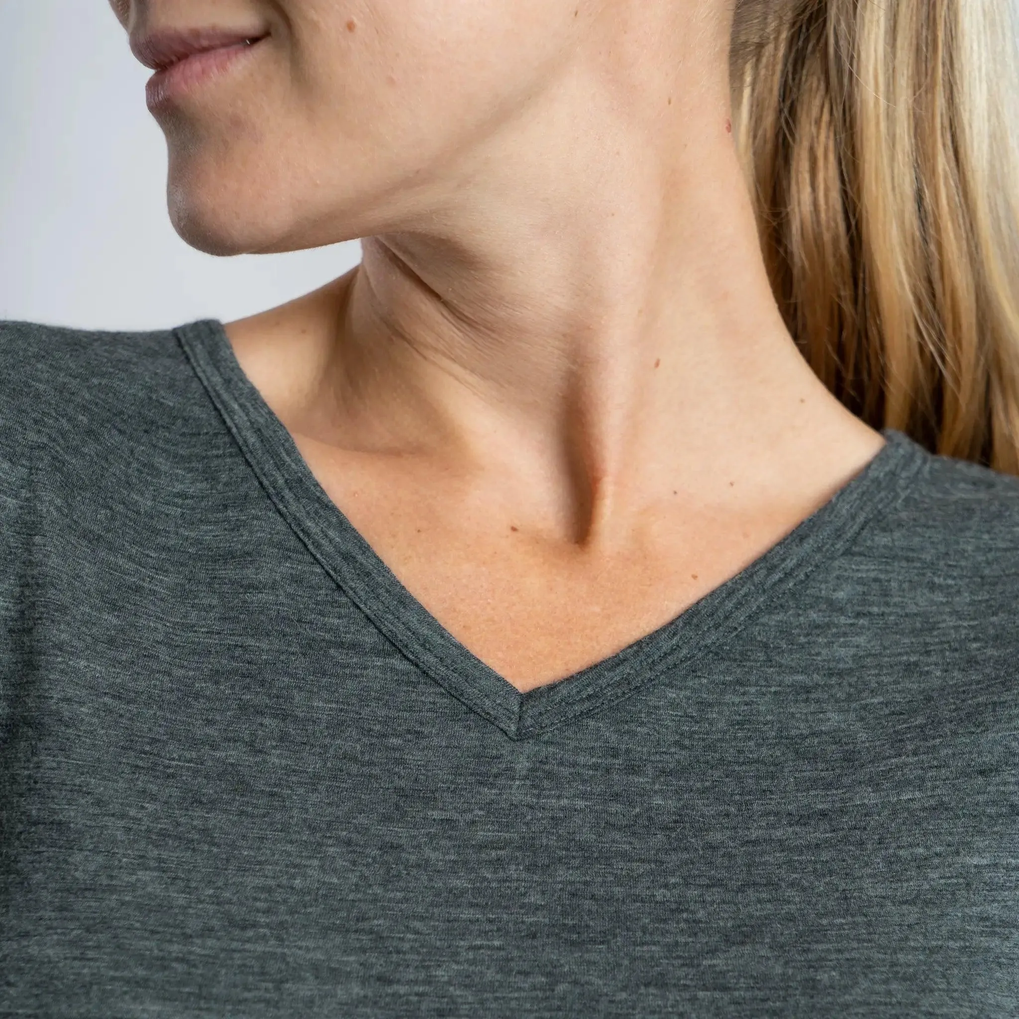 Women's Alpaca Wool Shirt: 160 Ultralight V-Neck