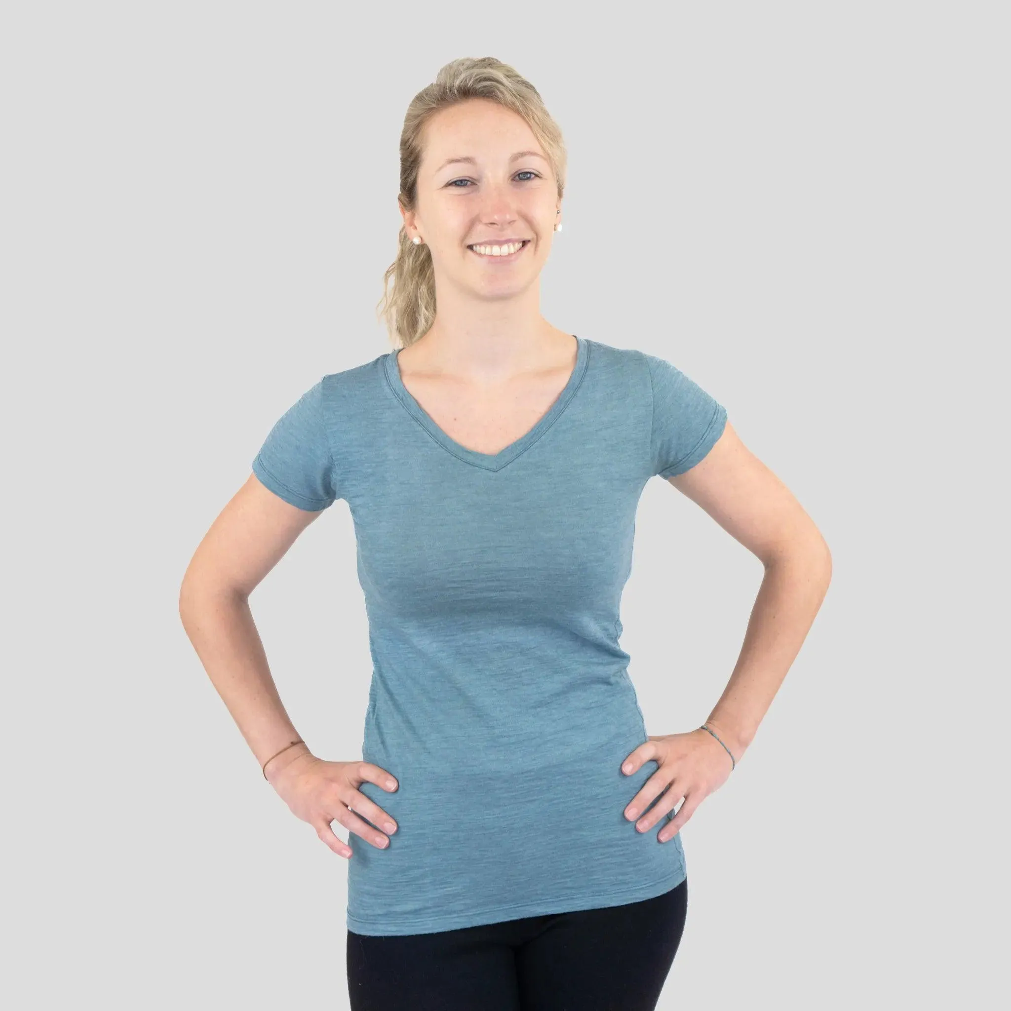 Women's Alpaca Wool Shirt: 160 Ultralight V-Neck