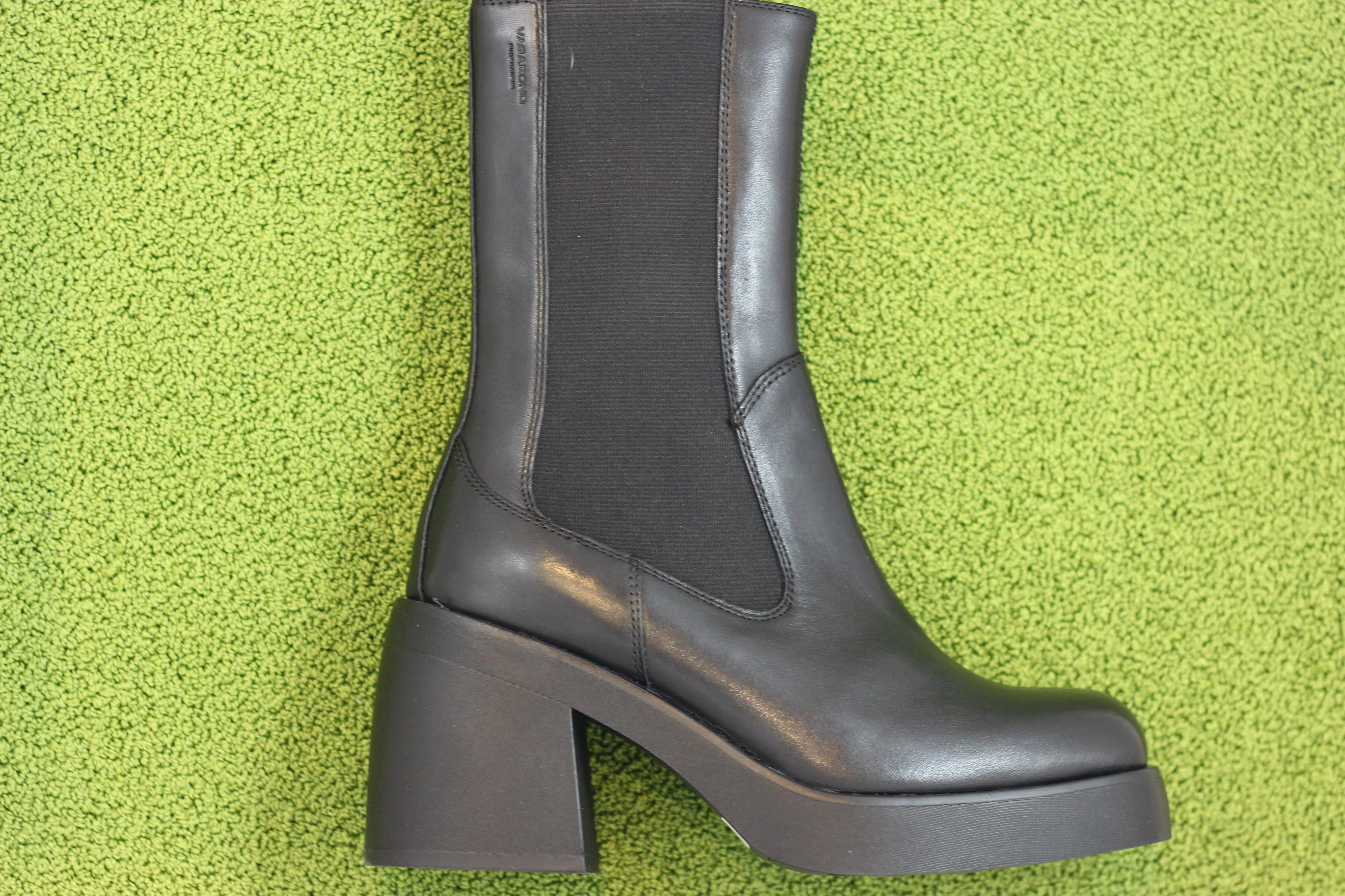 Womens Brooke Chelsea Boot - Black Leather